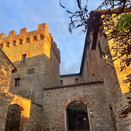 몬테리지오니 Castel Pietraio 빌라 외부 사진