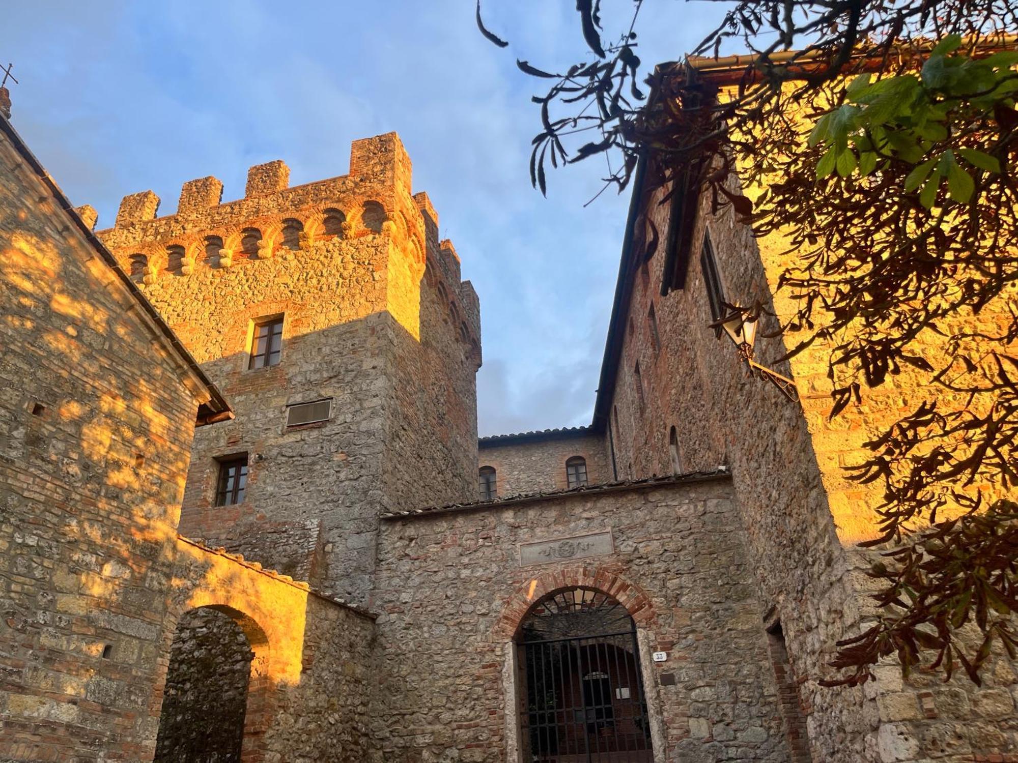 몬테리지오니 Castel Pietraio 빌라 외부 사진